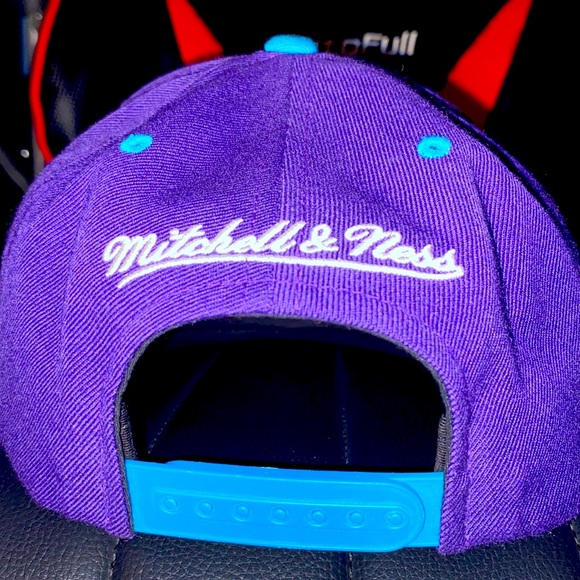 Charlotte hornets snapback hat rare - Picture 2 of 5